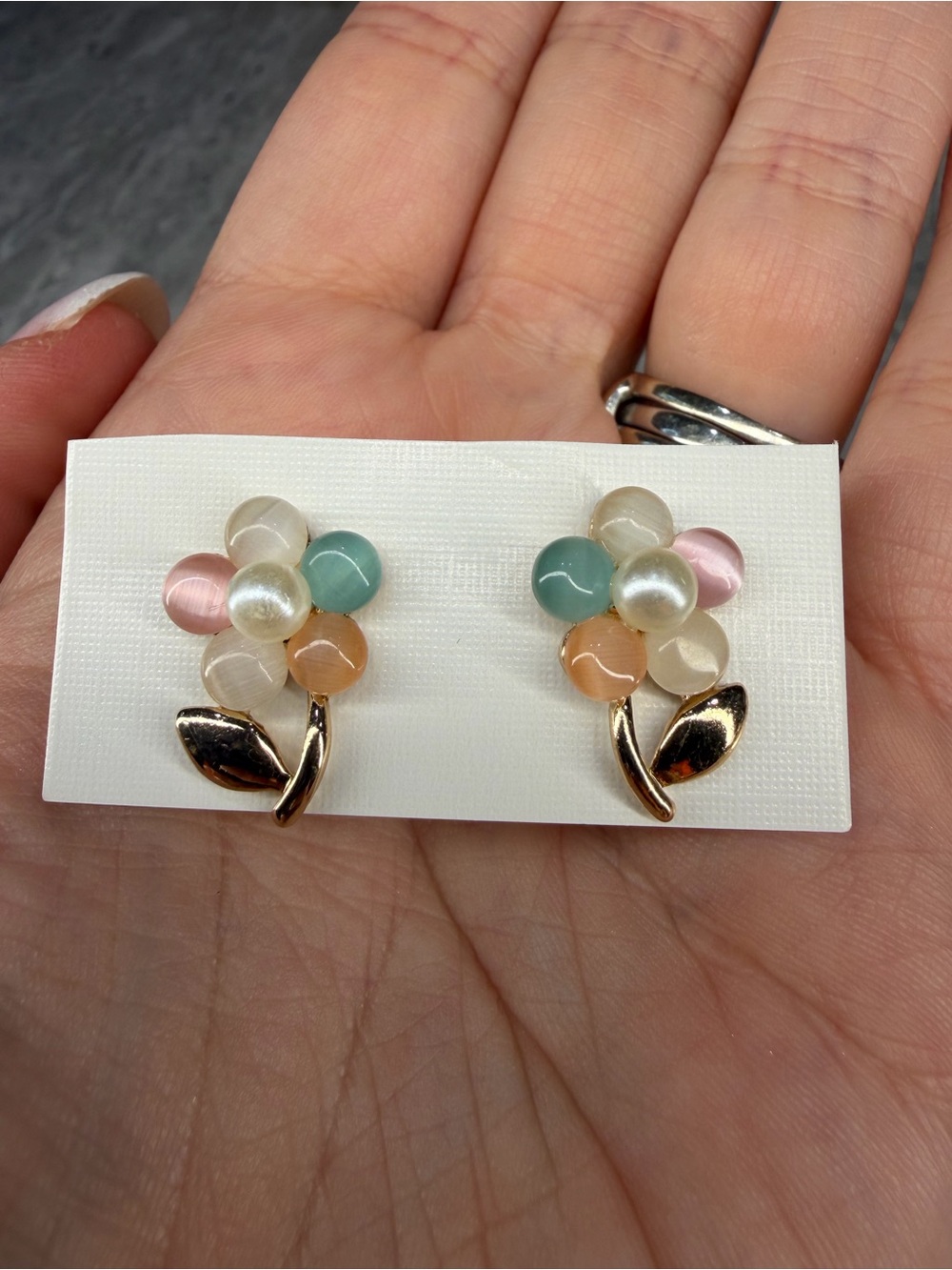 Glass Moonglow stud earrings flower floral Fairycore